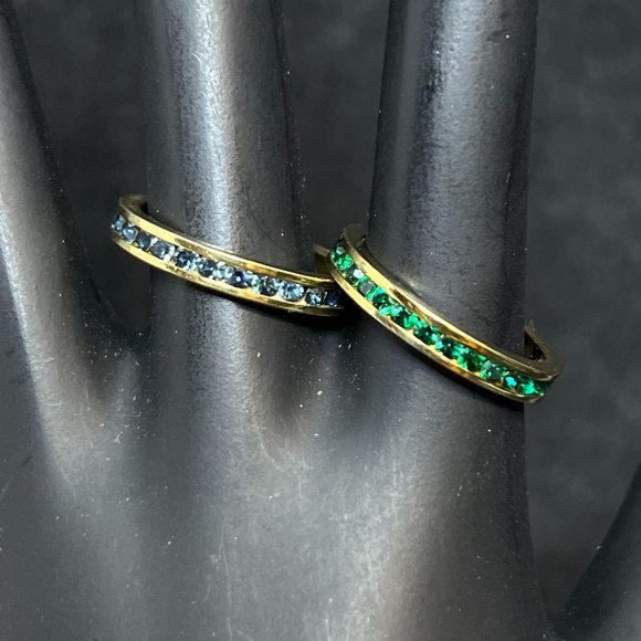 Pair Of Gold Tone And Rhinestone Band Rings Sz 7 (R300) - Picture 2 of 3